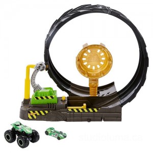 Hot Wheels® Monster Trucks Epic Loop Challenge™ Play Set with Truck and Car Clearance